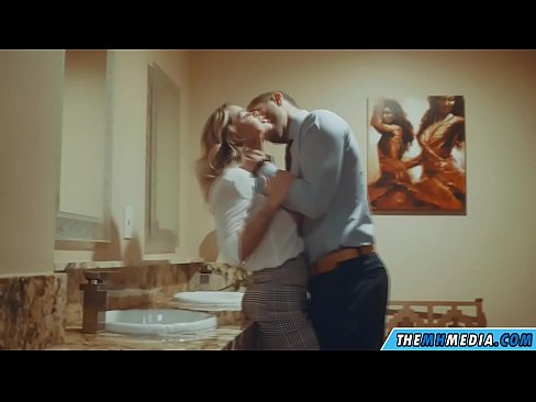 ❤️ Kiedy biuściasta blondynka uwodzi cię w publicznej toalecie ☑ Sluts at pl.sexvideogif.ru ❌❤